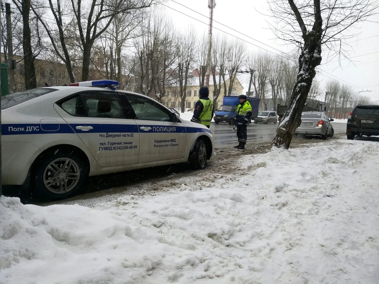 Номер гибдд пермь. ДПС Пермь машины. ДПС Березники. Полк ДПС Пермь. Пермь гаишники.