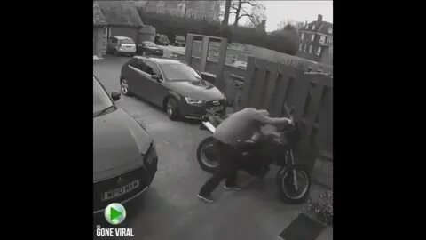 Угоняю мотоцикл злых родителей