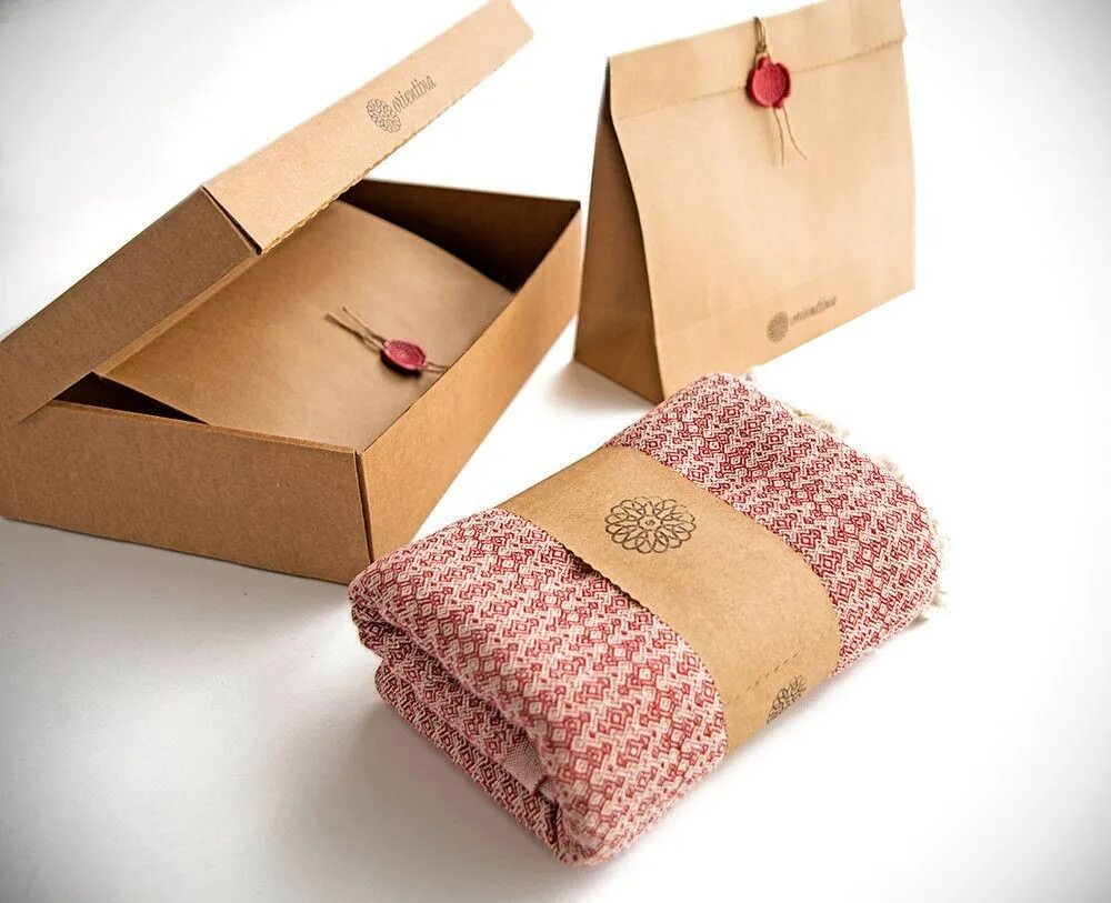 Упаковка для полотенец. Красивые коробки для упаковки одежды. Красивая упаковка для одежды. Дизайнерские коробки для подарков. Красивая упаковка товара.