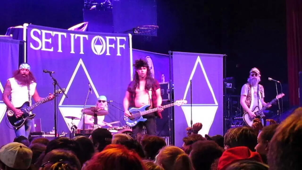 Set it off. Set it off Live. Off Band. Dancing with the Devil Set it off.