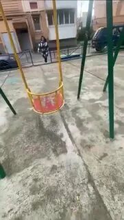 Девочку избили на детской площадке