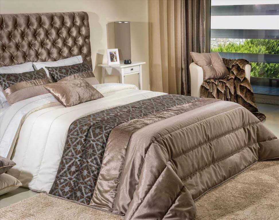 Покрывало фото. Покрывало 250х260 Gift Beige Leiper. Плед на кровать в спальню. Покрывало на кровать в спальню. Покрывало в интерьере спальни.