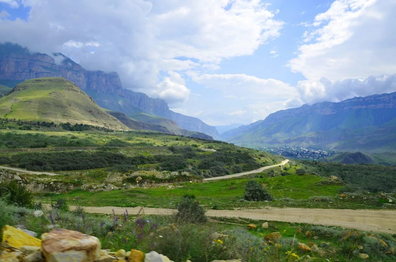 Былым город. Село былым Кабардино Балкария. Село былым Эльбрусского района. Гижгит. Озеро в Былыме.