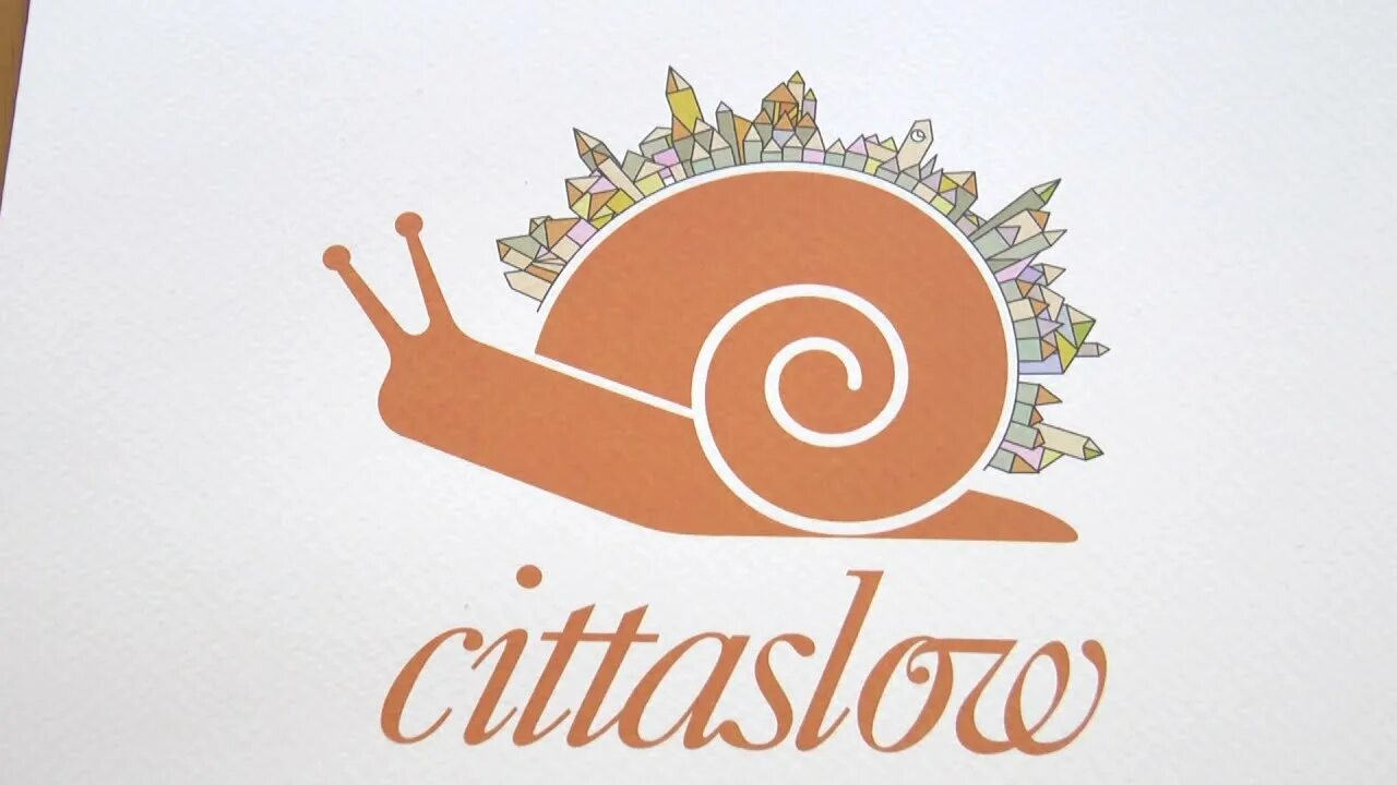 Slow cities. Slow картинка. Движение медленный город. Движение медленный город. Общество в городе.