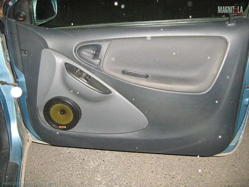 Дверные колонки toyota vitz 2001 года. Vitz 2001 размер динамиков. Динамики тойота витц. Динамики тойота витц. Тойота витц динамики.