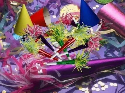 Новый год свечи шарики хлопушки