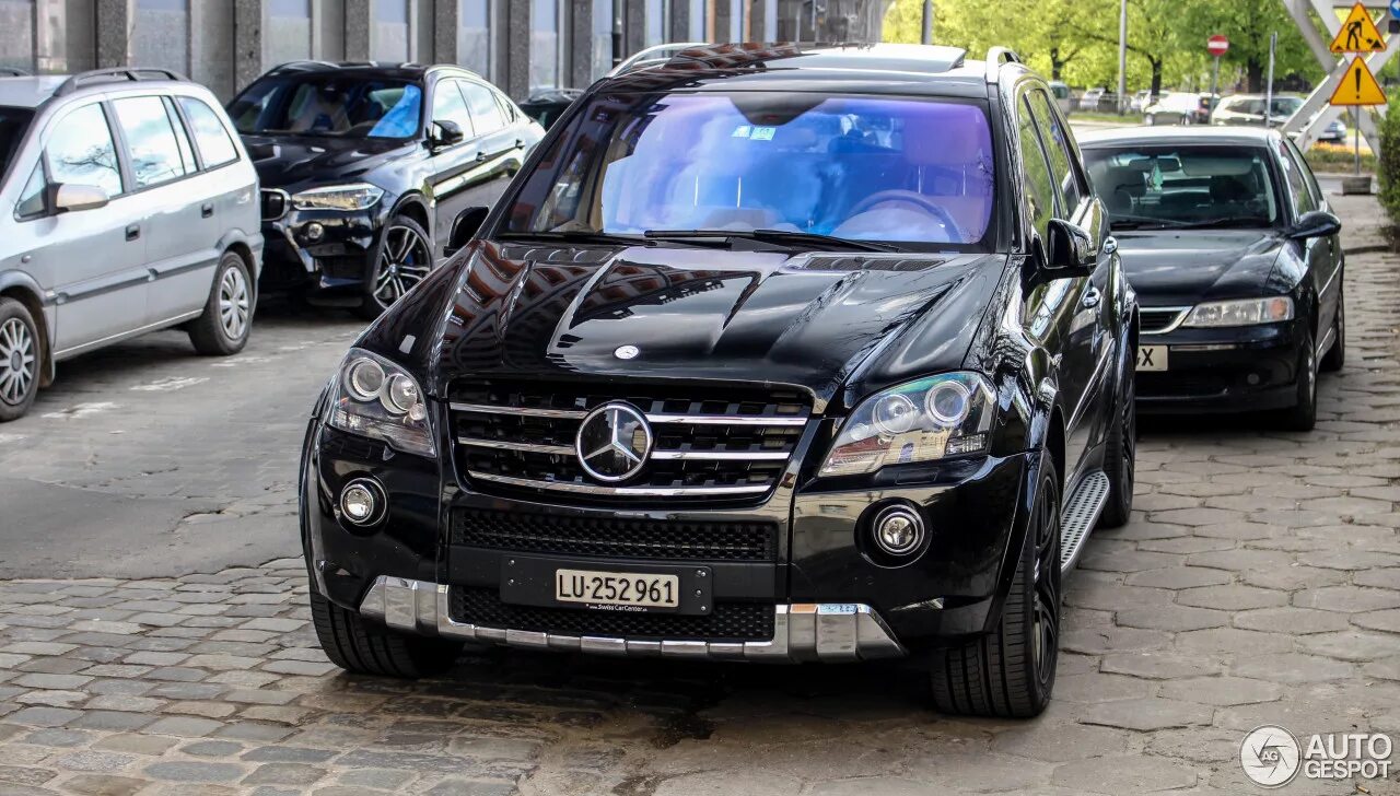 Мерседес w164. Mercedes Benz ml 63 AMG w164. Ml w164 AMG. Мерседес мл 164. Мл w164 купить