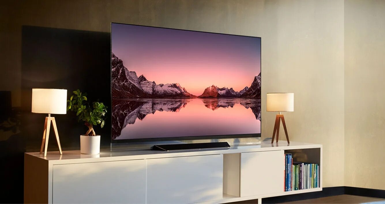 Lg thinq tv. Hisense 50e7hq, QLED. Телевизор Hisense 50e7hq. LG THINQ телевизор. Hisense 50 e 7 hq led-телевизор.