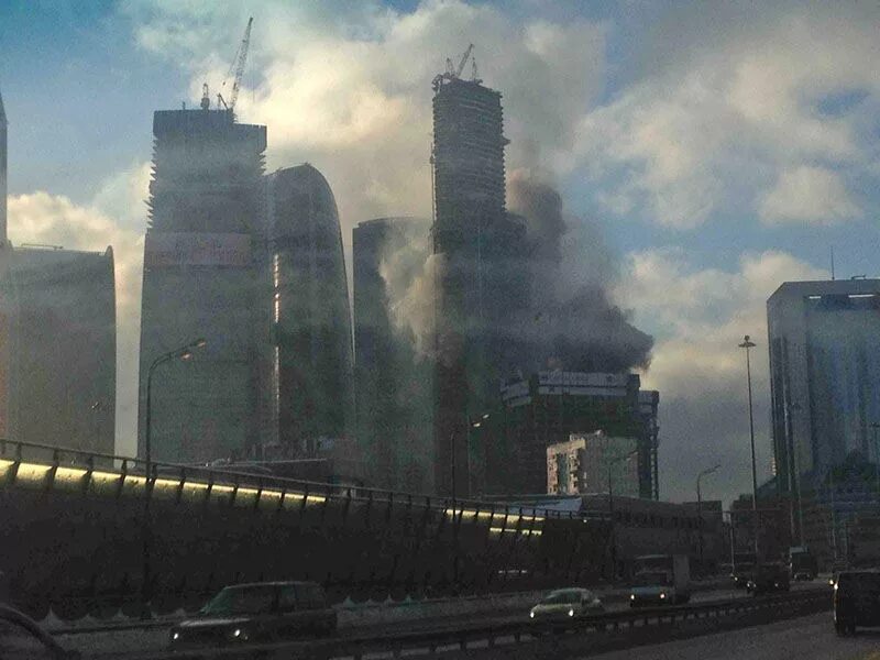 Что случилось в москва сити сегодня. Пожар в Москоу Сити. Москва Сити пожар 2022. Москва Сити 2001. Москва в 2001 году Москва Сити.