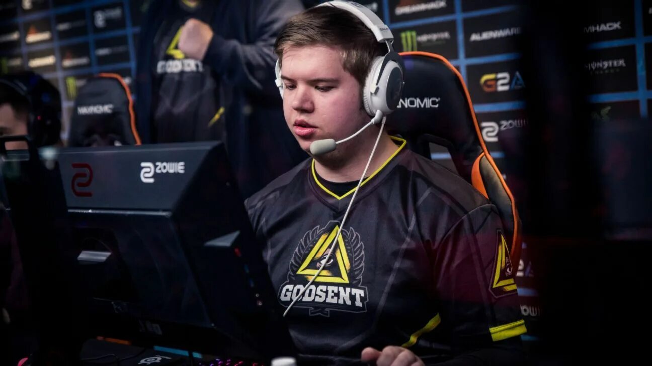 Mouz nxt godsent. GODSENT CS. Zana GODSENT. GODSENT CS go состав.