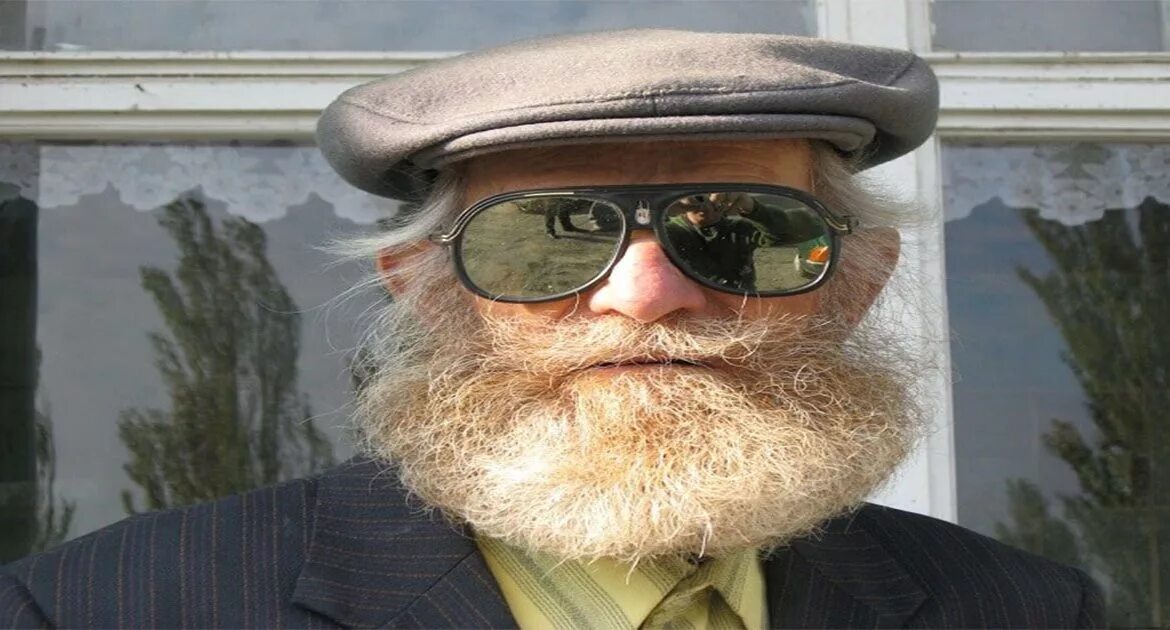 веселый дедушка. смешной дед видео. старый геймер. смешной дед видео. злой дедушка.