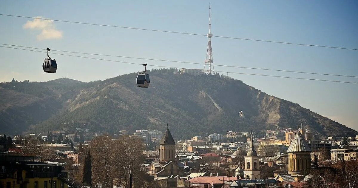 Камера грузия. Район Мтацминда Тбилиси. Тбилиси фуникулер Мтацминда. Телеферик Тбилиси. Канатная дорога Тбилиси.