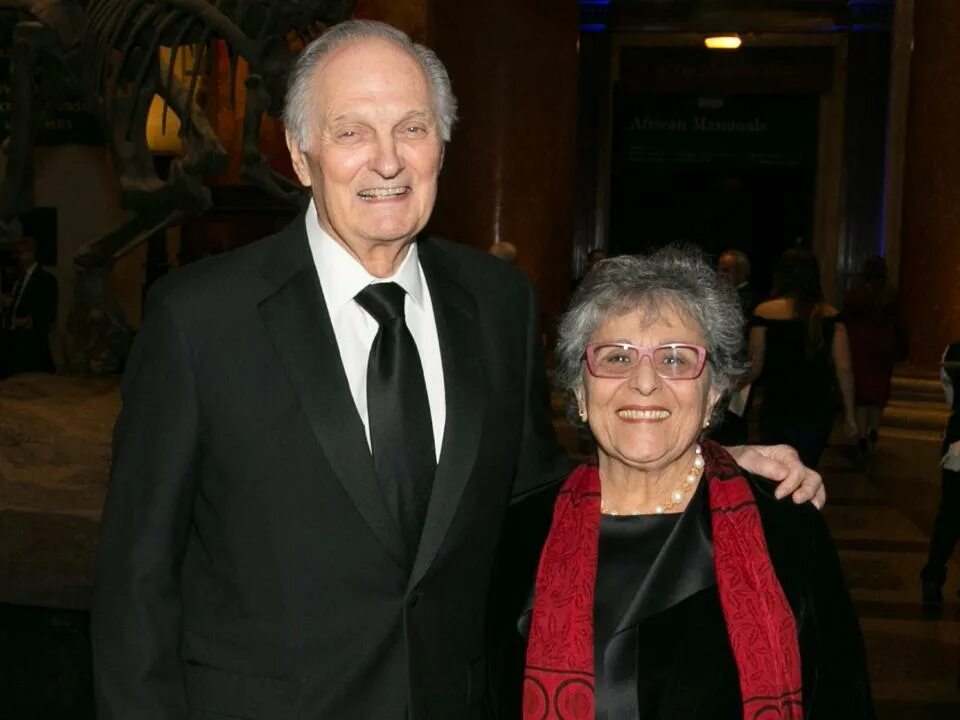 Alan alda в молодости. Ел алда. Ел алда. Энтони алда. Ел алда.