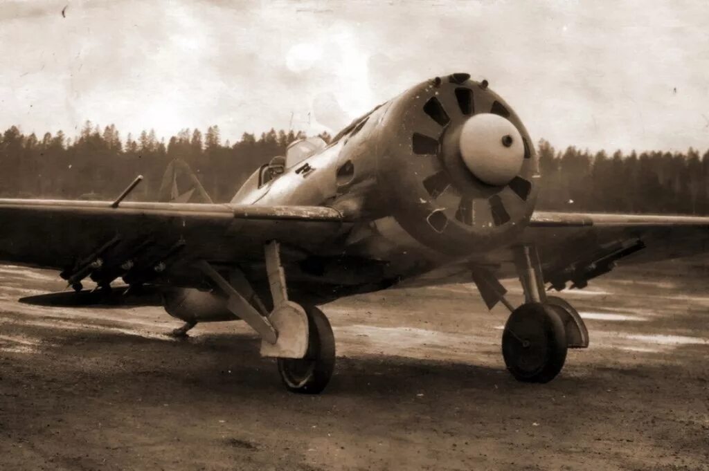 Истребитель поликарпова и-16. И-16 icm 1/32. Истребитель и-16 тип 24. Советские истребители великой отечественной войны и 16. I-16 type 29.