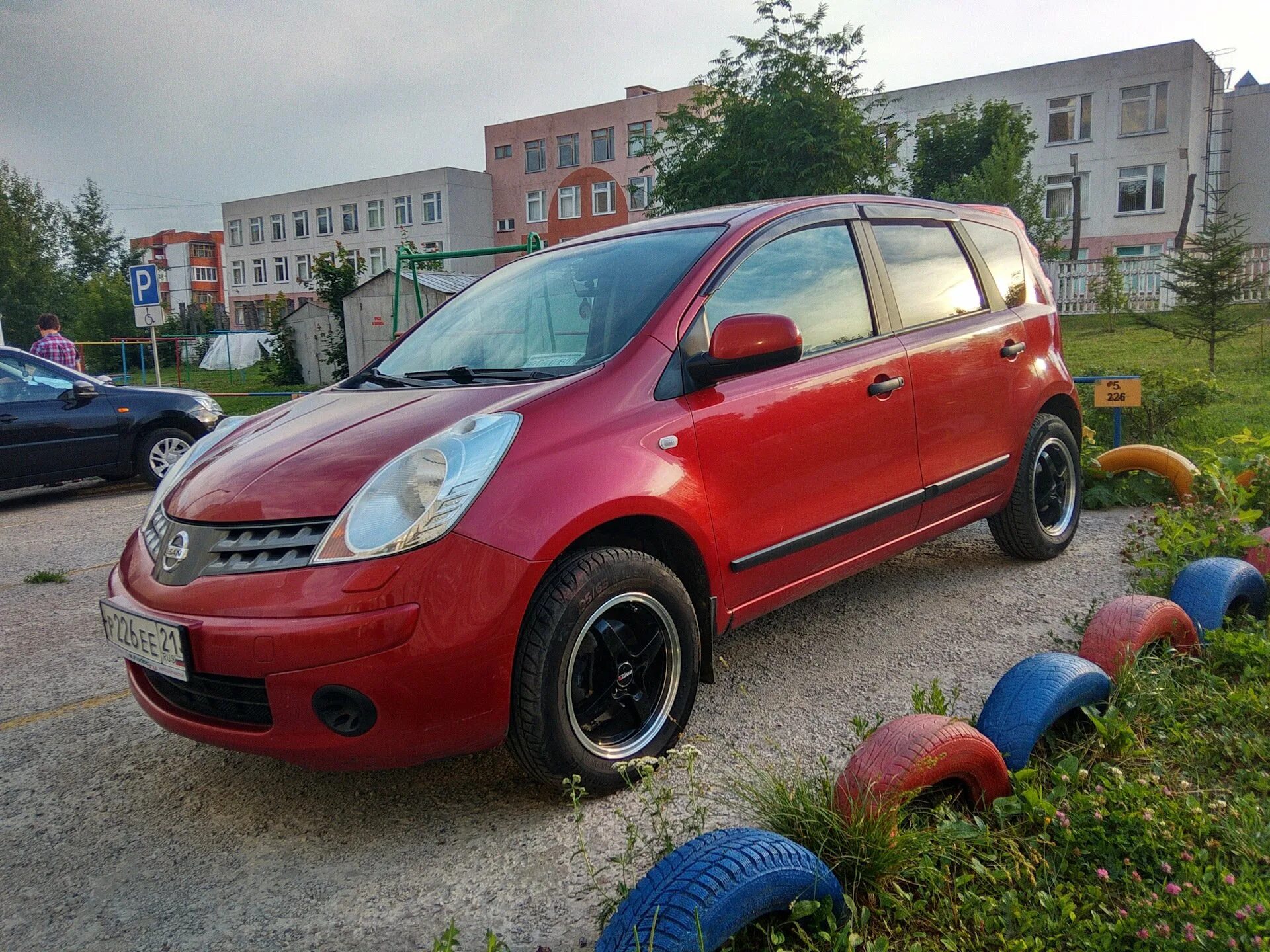 Ниссан нот 4. Nissan Note 2008 Tuning. Nissan Note e11 1.4. Nissan Note 11. Nissan Note 2008 диски.