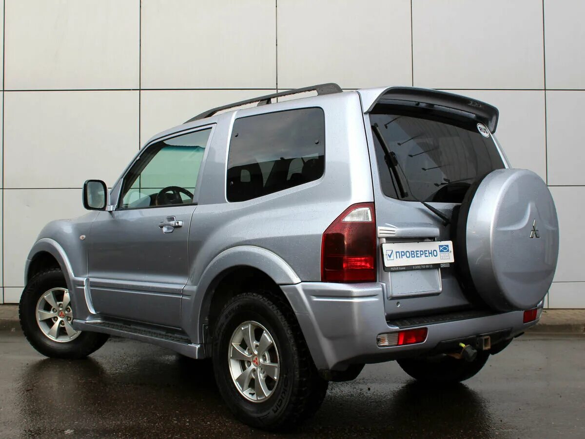 Митсубиси Паджеро 2004. Мицубиси Паджеро Rolf. Mitsubishi Pajero двухдверный.