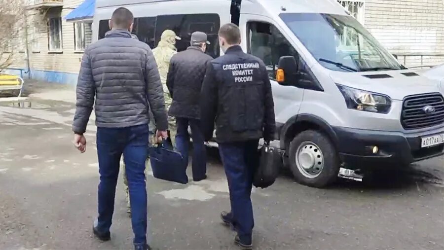 Платину задержали в томске. Фото задержания мошенников. Волк начальник департамента Томск. Начальник-мошенник.