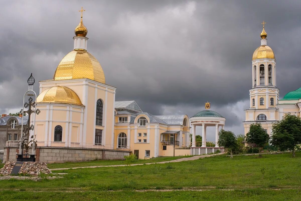 Спас нерукотворный клыково. Спаса Нерукотворного пустынь Клыково. Клыково Калужская область монастырь. Клыково Калужская область монастырь Спаса Нерукотворного. Храм Спаса Нерукотворного пустынь Клыково.