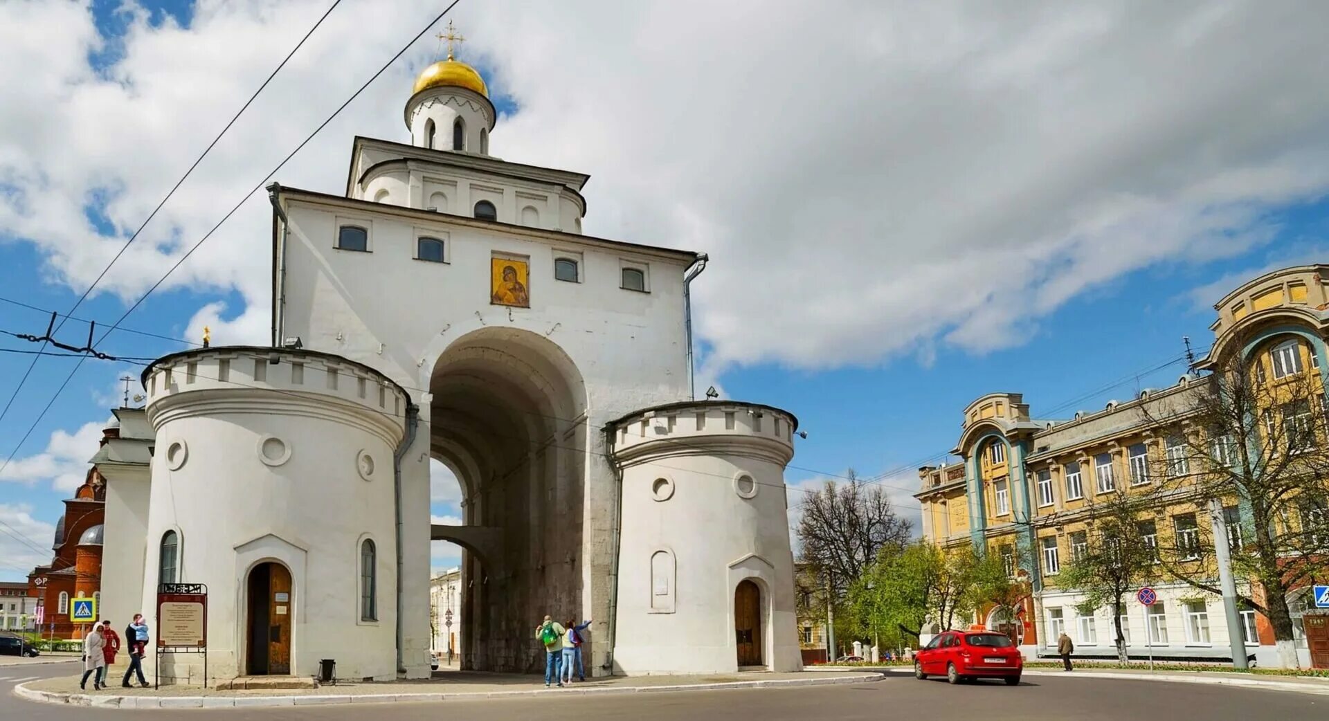 Золотые ворота достопримечательность какого города. Арка золотые ворота во Владимире. Золотые ворота во Владимире 1158-1164.