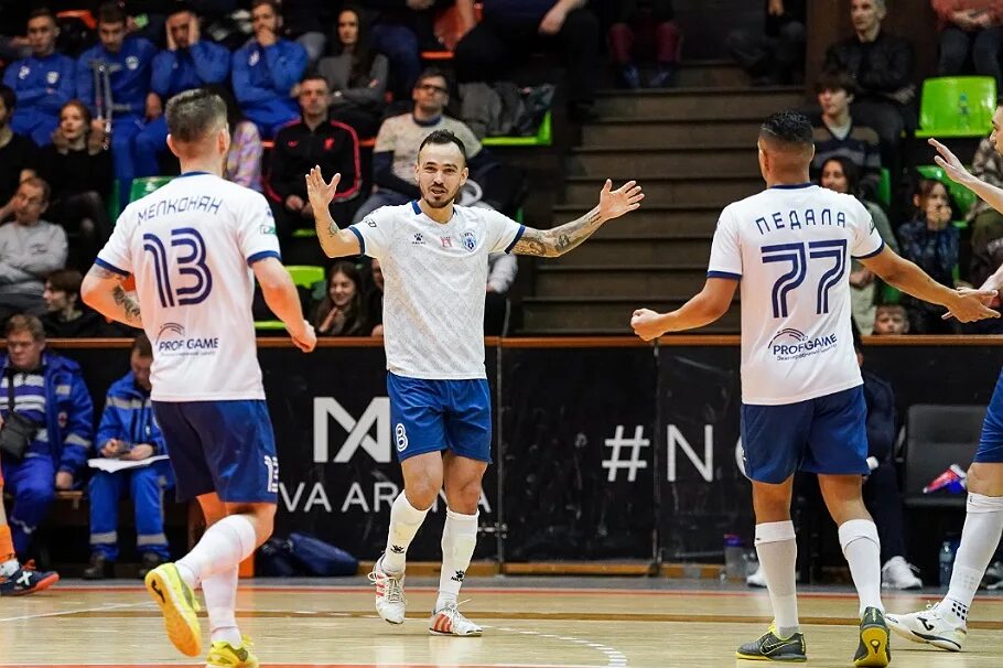 Мини футбол санкт петербург суперлига. Кристалл футбол в питере. Минифутбол россия. Мини футбол санкт петербург суперлига. Ришат котляров мини-футбол.