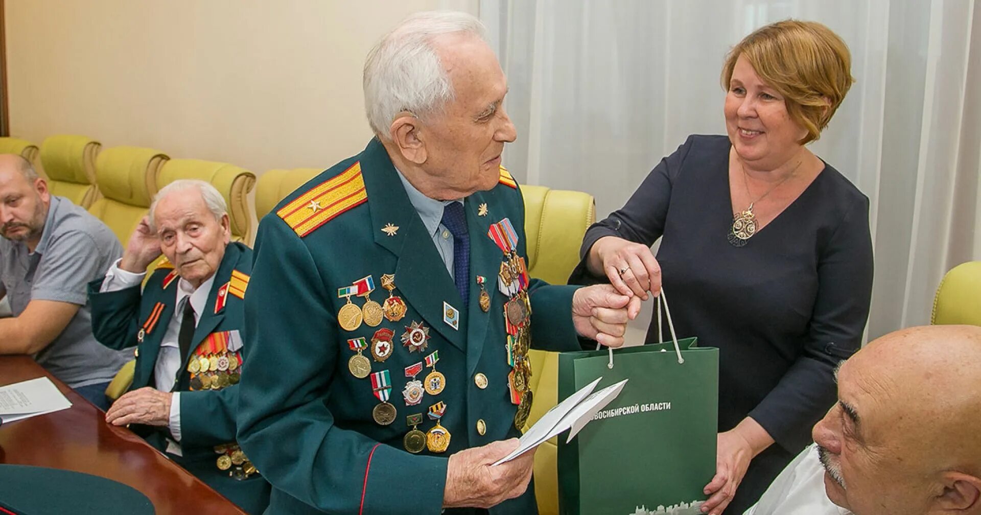 Новосибирск герои поколений. Дом ветеранов. Госпиталь ветеранов войн новосибирск. Ветераны нсо. Ветераны нсо.