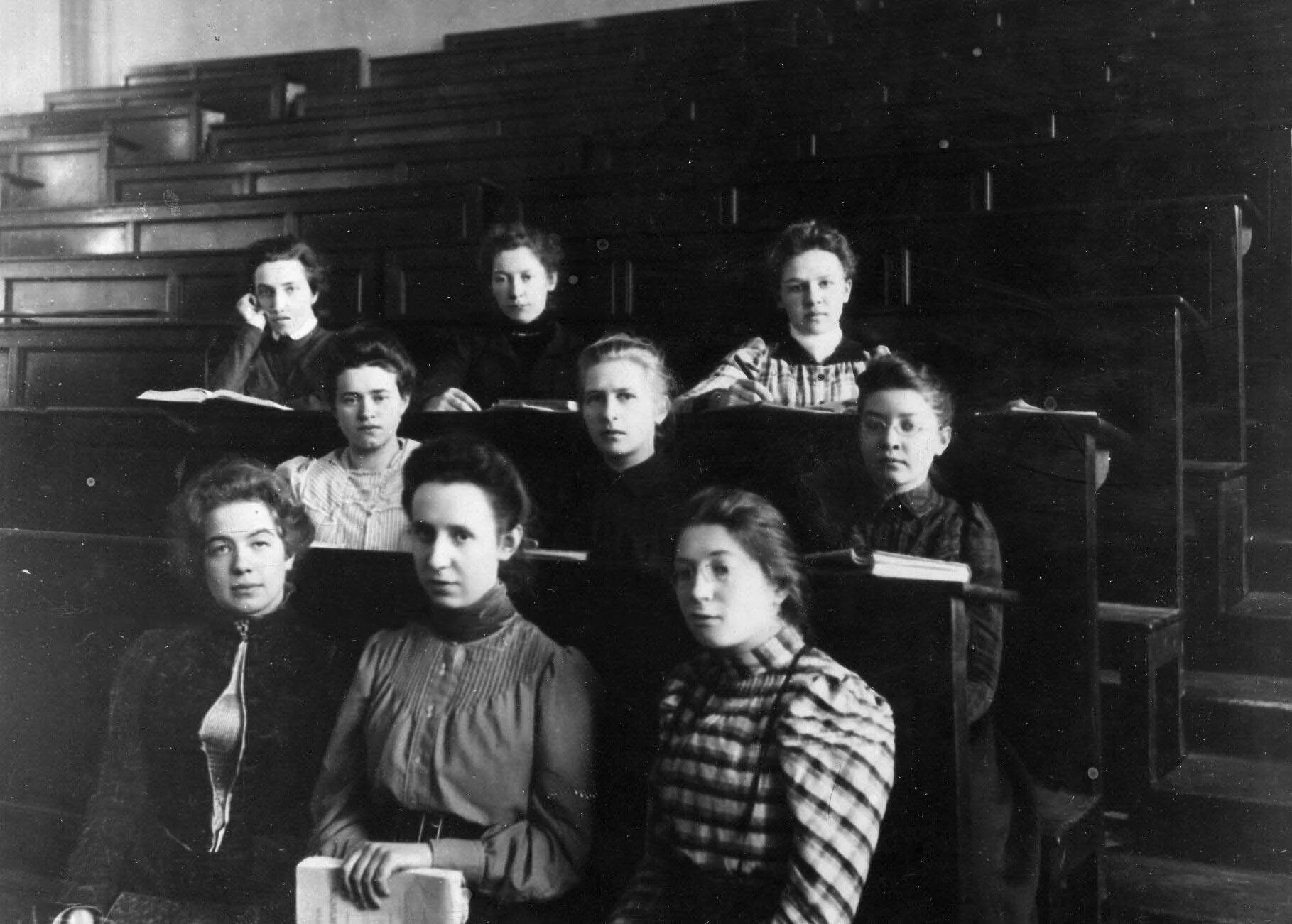 Высшие женские курсы в петербурге. 1878 – открытие высших женских («бестужевских») курсов в петербурге.. курсистки бестужевских курсов. санкт-петербургские высшие женские бестужевские курсы 1878 1918. высшие женские бестужевские курсы.