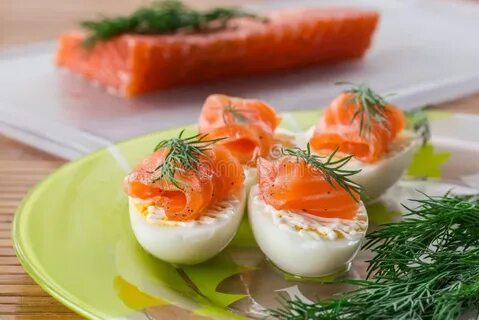 Форель с яйцом