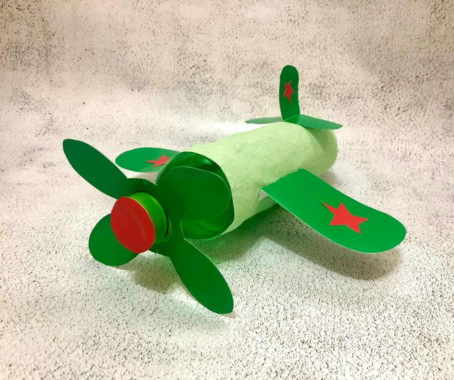 сделать поделки самолет. поделка самолет своими руками для детей. сделать поделки самолет. сделать поделки самолет. самолёт из подручных материалов для детей.