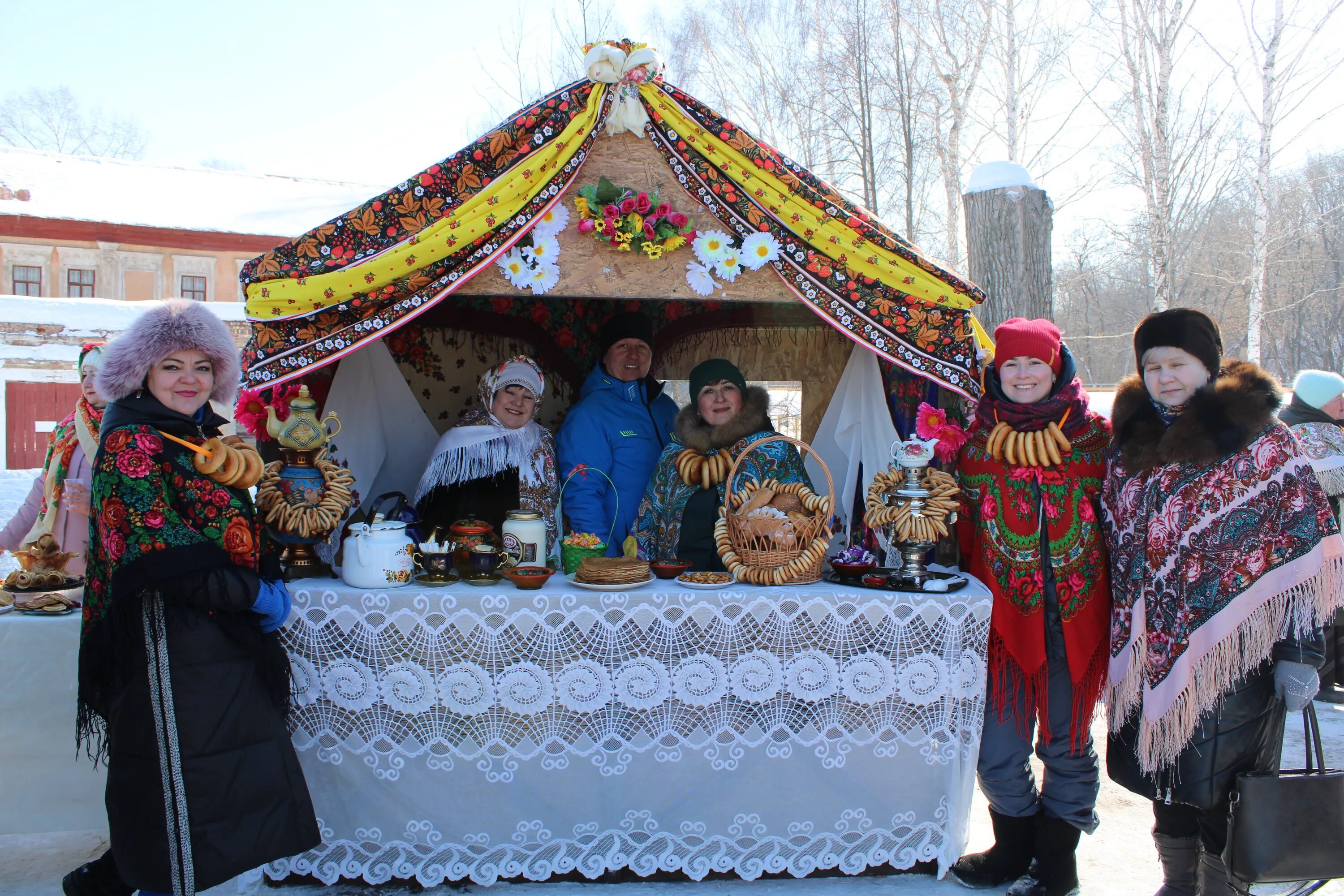 Масленица Менделеевск. Старочеркасск Масленица. Украшение палатки на Масленицу. Палатка на Масленицу.