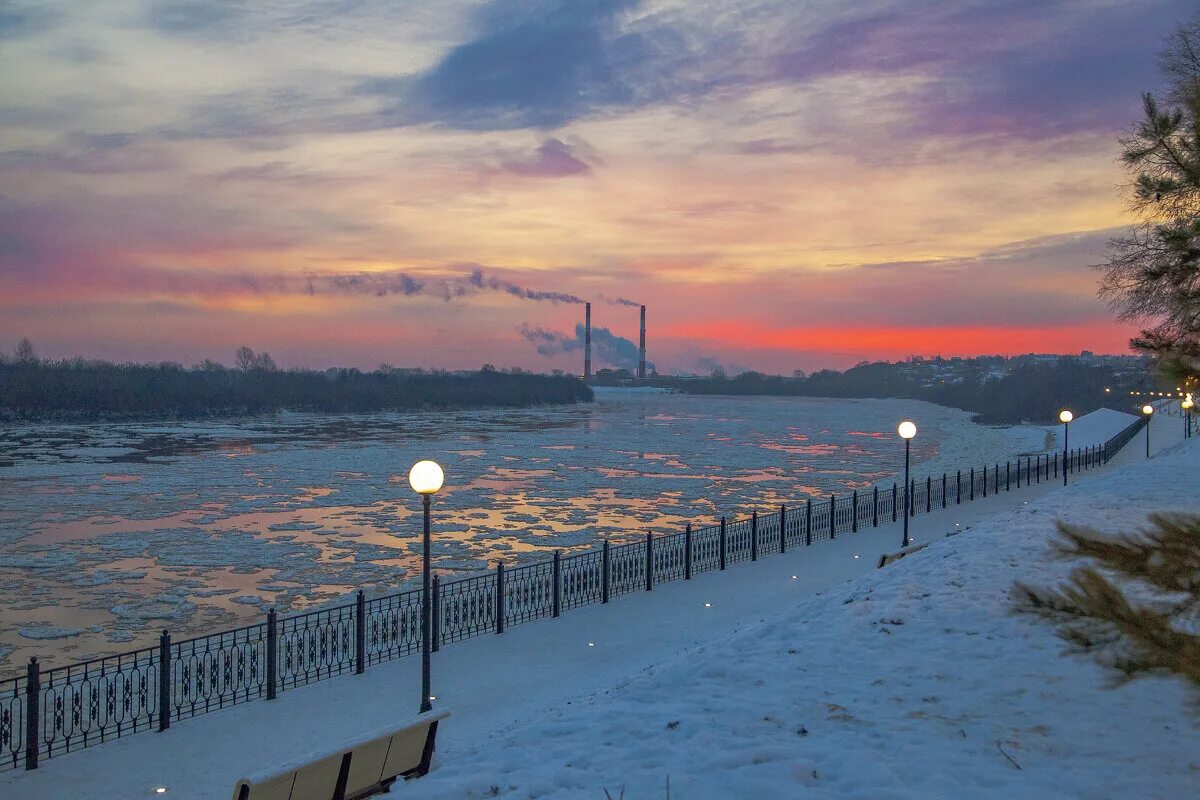 утро в кирове. рассвет киров. рассвет киров управляющая. рассвет киров. закат киров.