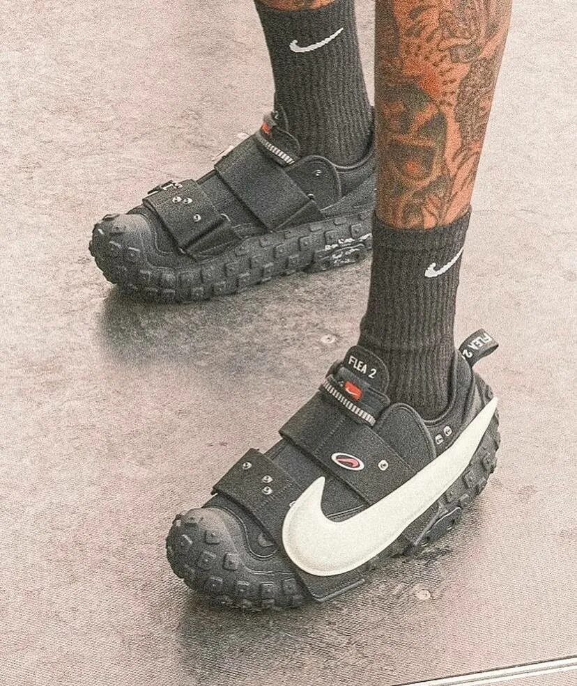 Nike x cactus plant flea. Найк Кактус. Nike Cactus crfm Flea. Ботинки найк коллаборация будущего. Nike x Cactus Plant Flea Market.