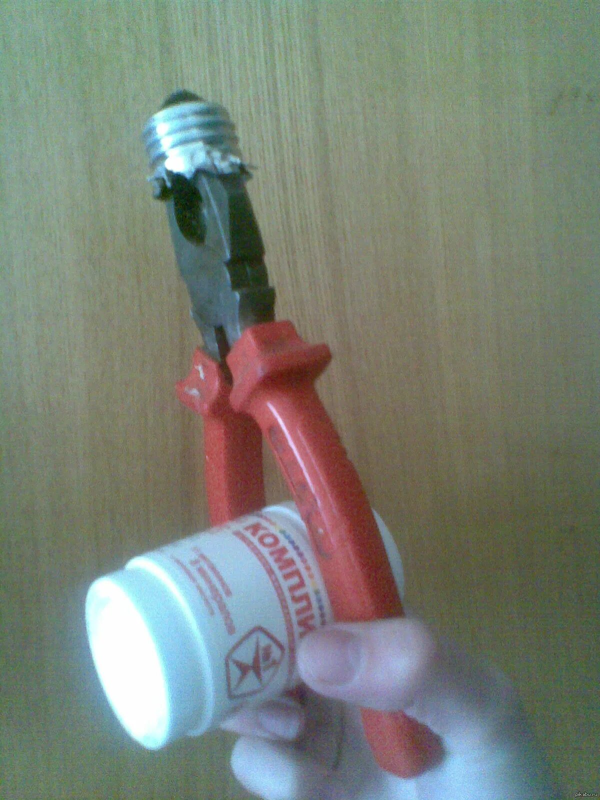Как выкрутить лампу
