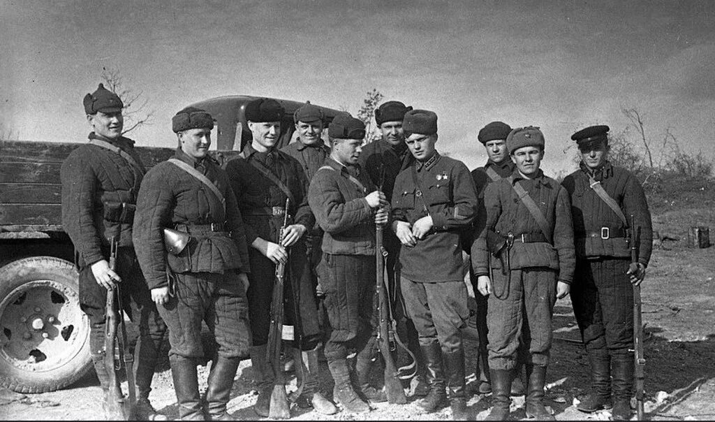 Главнокомандующие ссср. Оборона одессы вов. Партизанское движение в 1944. Боец в буденовке. Оборона одессы вов.