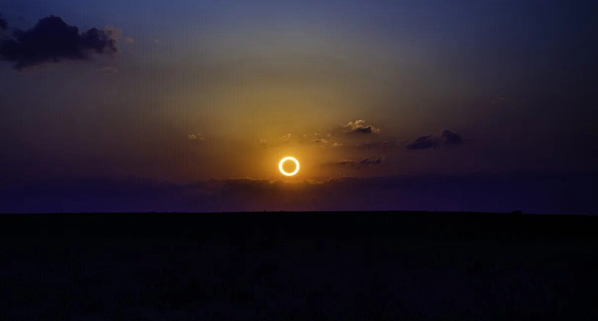 Annular Solar Eclipse. Кольцеобразное затмение Нью Мексико. Солнечное затмение. Затмение на закате.