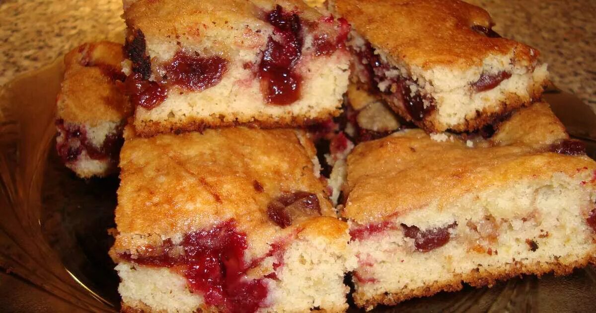 Пирог без молока с вареньем в духовке