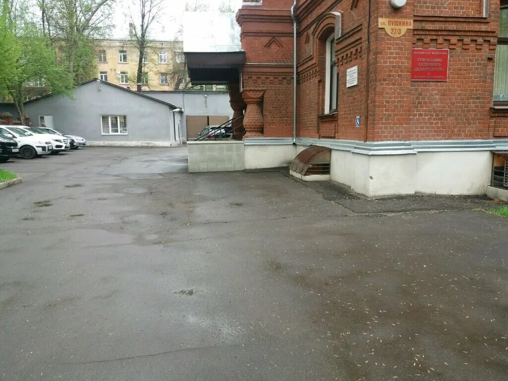 Бульвар иваново. Иваново, ул. Автомобильная парковка иваново. Парковки в иваново. Революции 2/1 иваново.