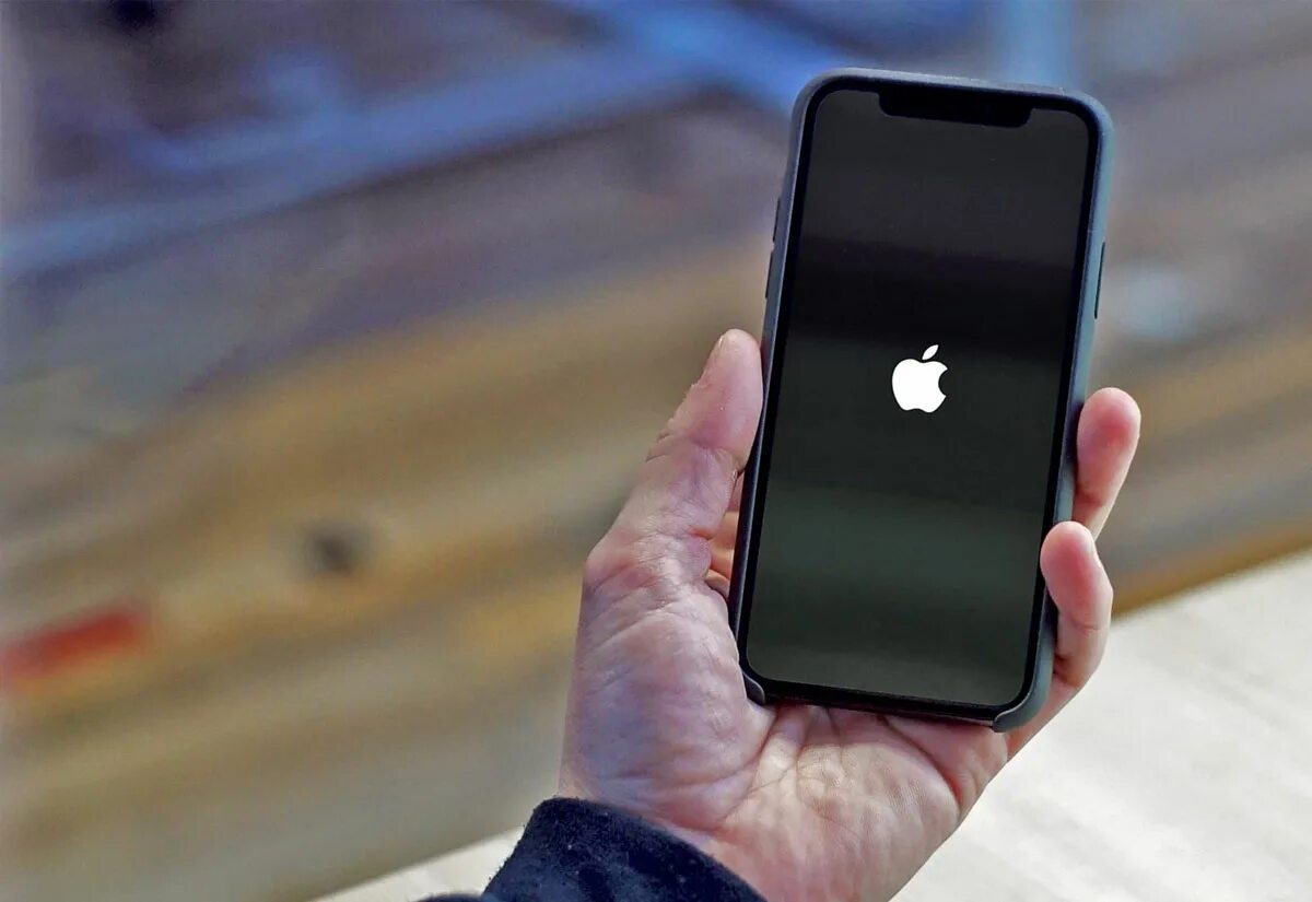 Айфон 10 горит яблоко. Принудительная перезагрузка iphone. перезагрузить айфон 10. как перезагрузить айфон. как принудительно перезагрузить айфон.