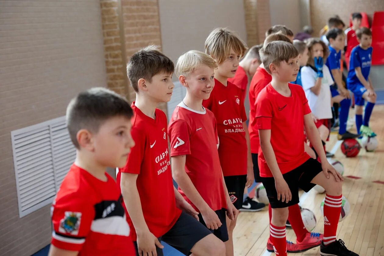 Кружок 3д моделирование в школе. Мод воспитанник. Детский тренер по футболу. Боясь ревнивых осуждений в своей одежде был педант. Мод воспитанник.