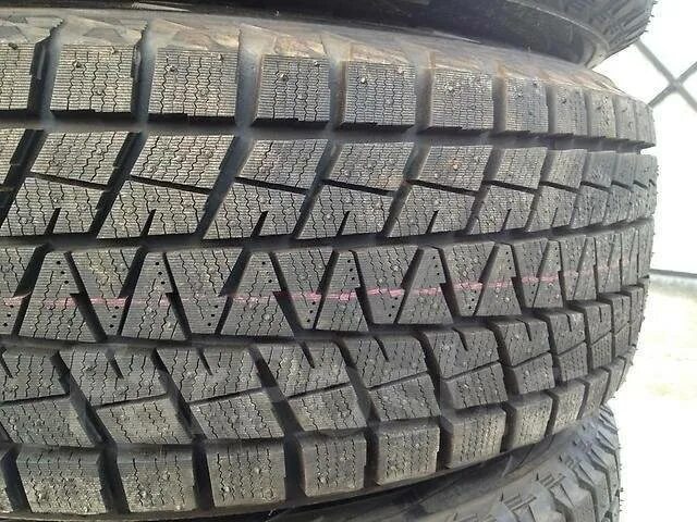 245 70 16 зимние купить. Bridgestone Blizzak DM-v1 245/70 r16. Bridgestone Blizzak DM-v3 265/70 r17. Бриджстоун 245 75 16 драйв 2. Blizzak DM-v1 225/55 r18 выглядят иначе.