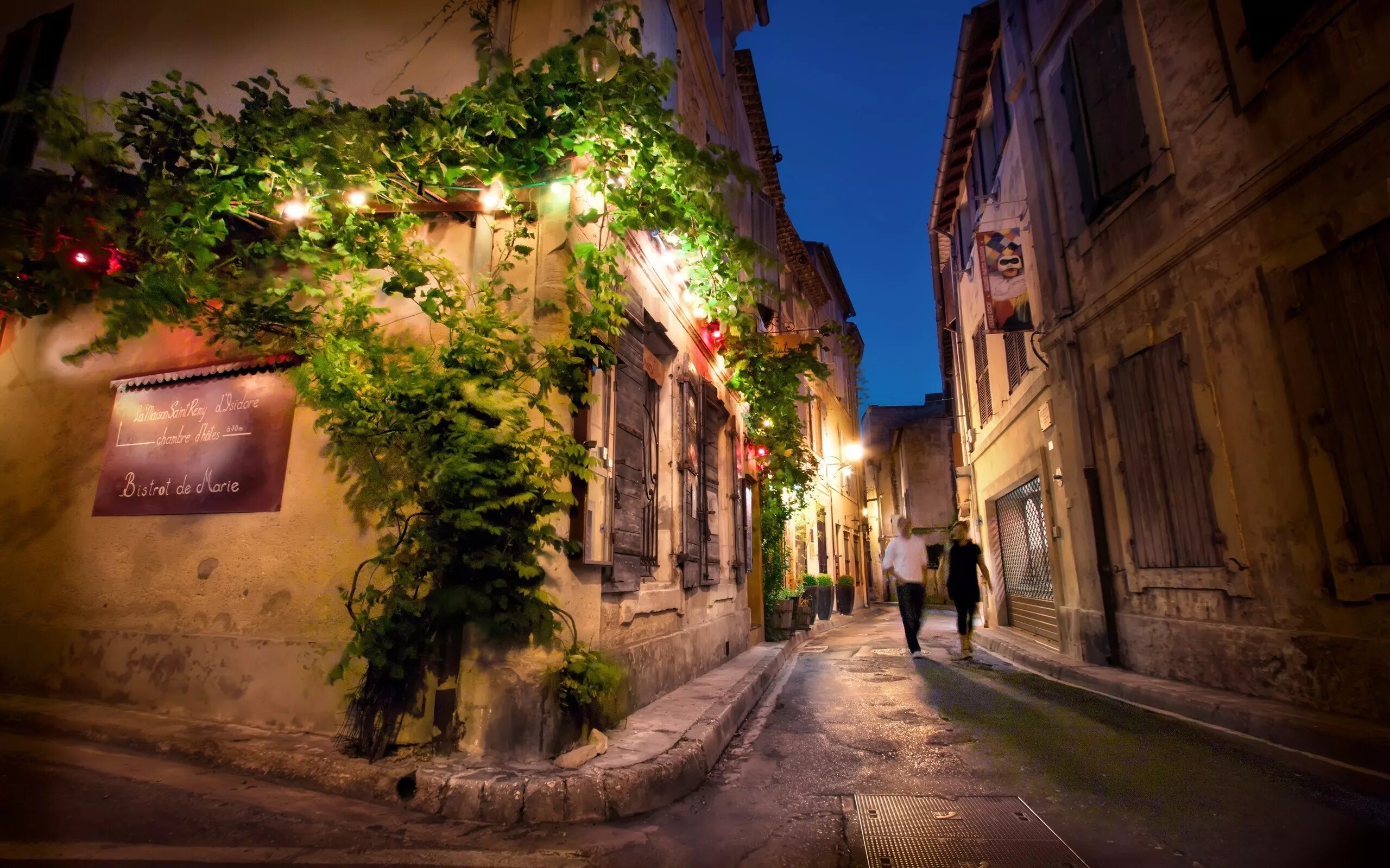 This old town. Улочки Авиньона. Прованс Франция улочки. Юг Франции Прованс Арль провинция. Вечерние улочки Италии.