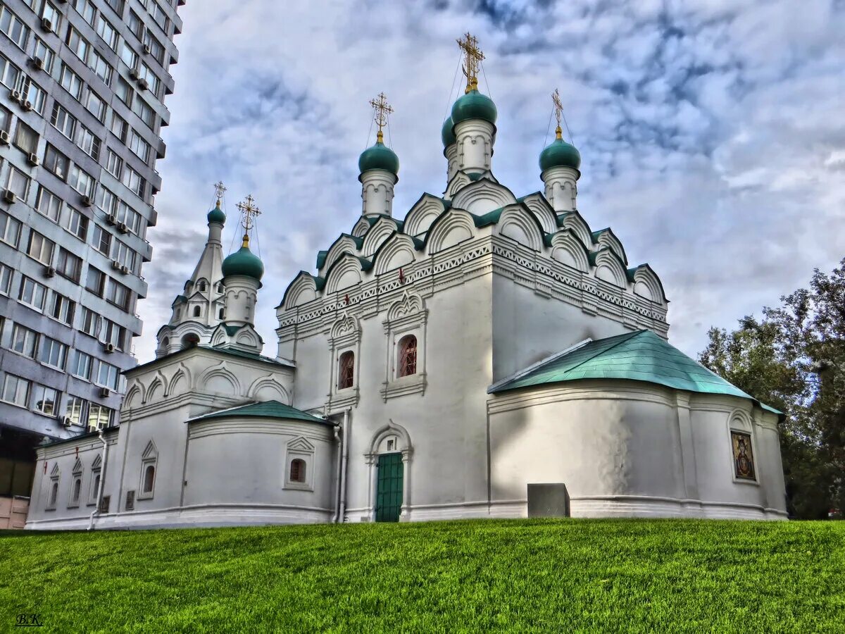 Церковь поварская. Храм Симеона Столпника. Церковь Симеона Столпника на новом Арбате. Храм преподобного Симеона Столпника Москва. Храм Симеона Столпника на поварской.