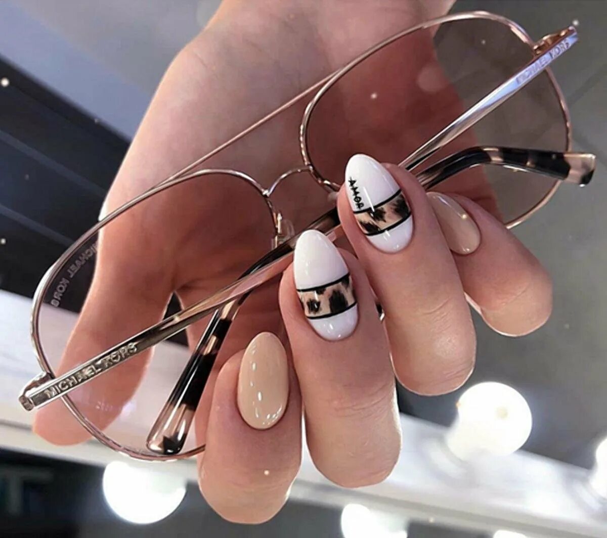 Рисунки на ногтях. Оригинальные маникюр на ногти. Оригинальные ногти. Маникюр абстракция. Оригинальные ногти.