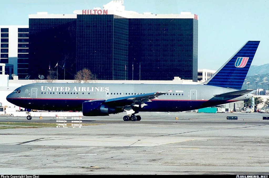 Boeing 767 United Airlines. Боинг 767 222. Боинг 767 Юнайтед Эйрлайнс рейс 175. American Airlines 11 United Airlines 175. Рейс american airlines