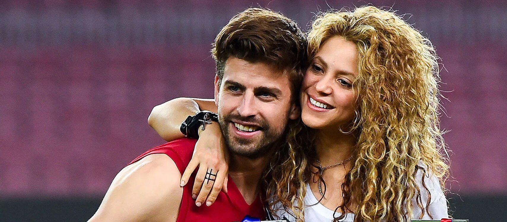 Pique shakira. Shakira name was chosen by her father. Вильям мебарак шадид отец шакиры. Shakira husband. Shakira name was chosen by her father.
