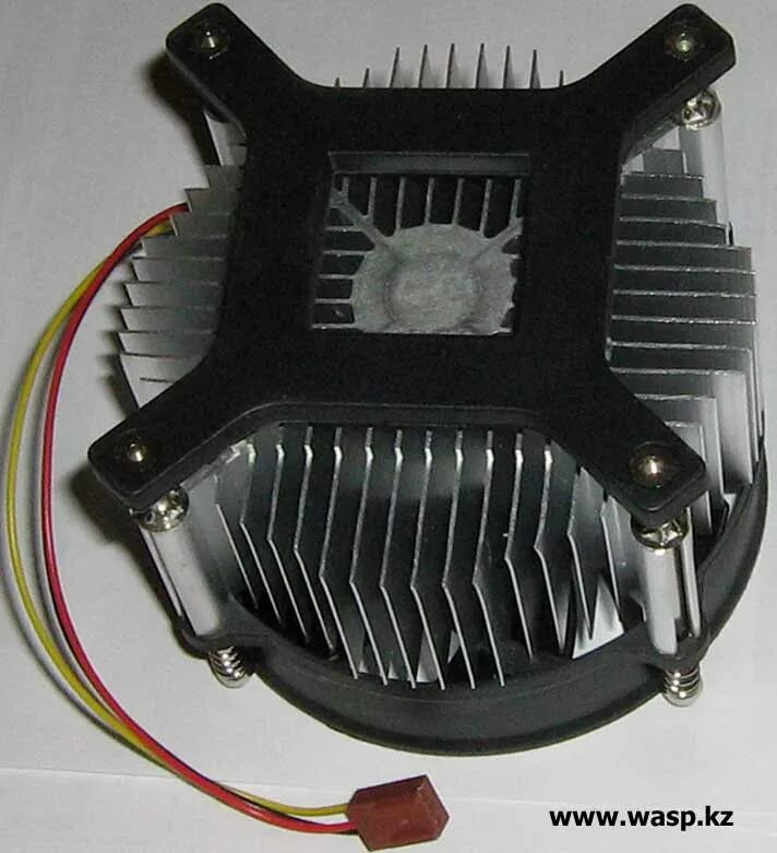 Как прикрутить кулер. Lga775 кулер с клипсами. кулер 775 на резьбе. кулер 775 htpc. крепление кулера ice400se на процессоре с lga775.