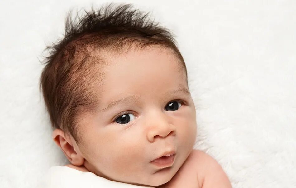 новорожденный ребенок. малышка чанко. новорожденный ребенок с волосами. альбинос новорожденный ребенок. новорожденные с волосами.