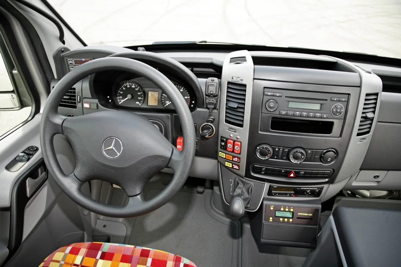 мерседес спринтер 311 кнопки на торпедо. управление мерседес спринтер. панель мерседес спринтер классик. управление мерседес спринтер. панель управления мерседес спринтер 313.