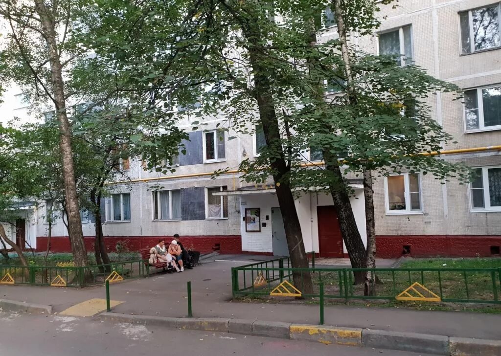 Однокомнатную в бирюлево западное