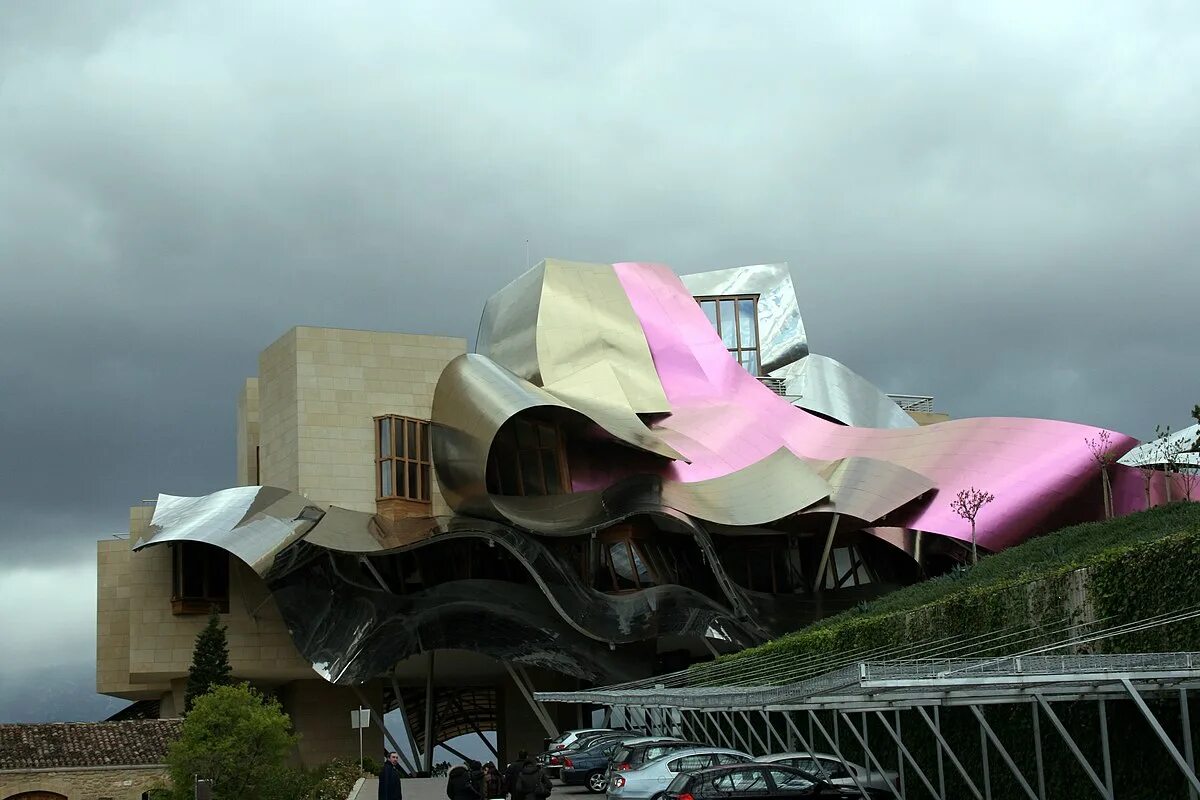 Фрэнк Гери (Frank Gehry). Marqués de Riscal Hotel Фрэнк Гери. Отель Маркиз де Рискаль Испания. Отель Маркиз-де-Рискаль (marqués de Riscal), Испания.