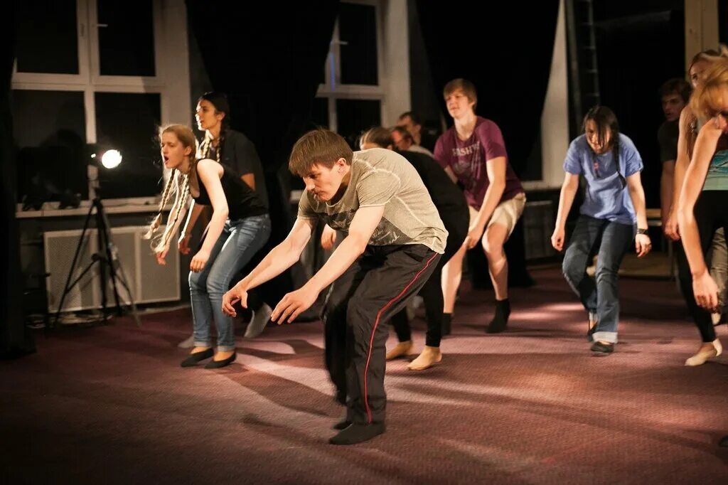 театр на площадке. мастер класс актерское мастерство. занятия в театральной студии. образование театра. театр выступление.